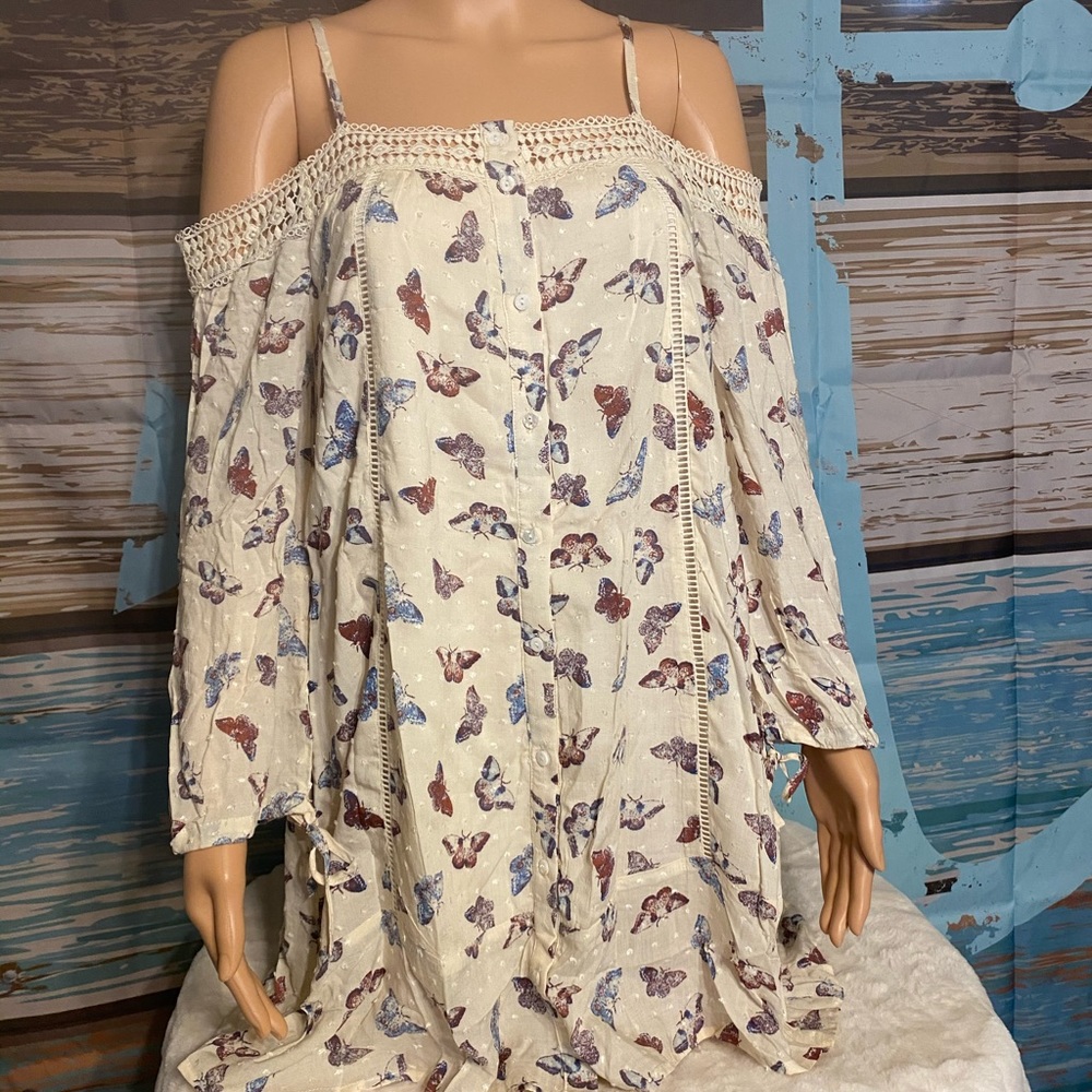 Long sleeve, off the shoulder Long top